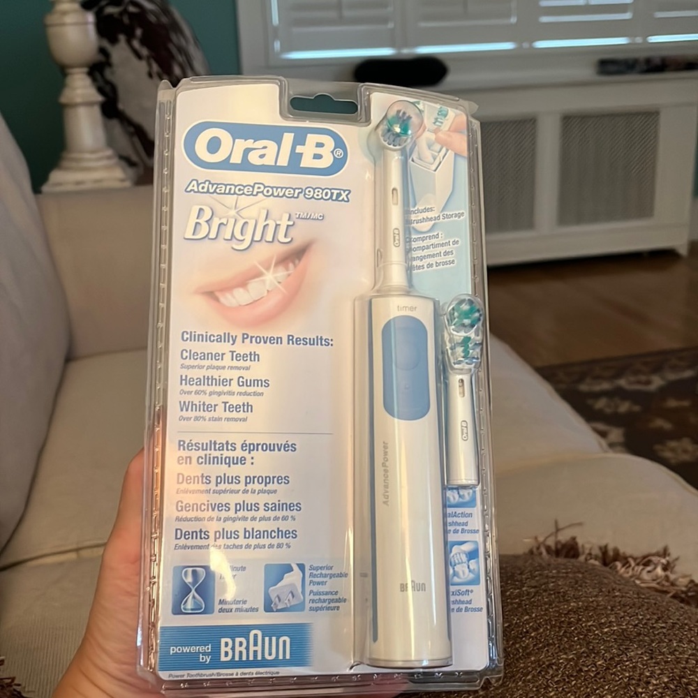 Braun, Oral-B Advanced Power 980TX brand new in sealed packaging.
